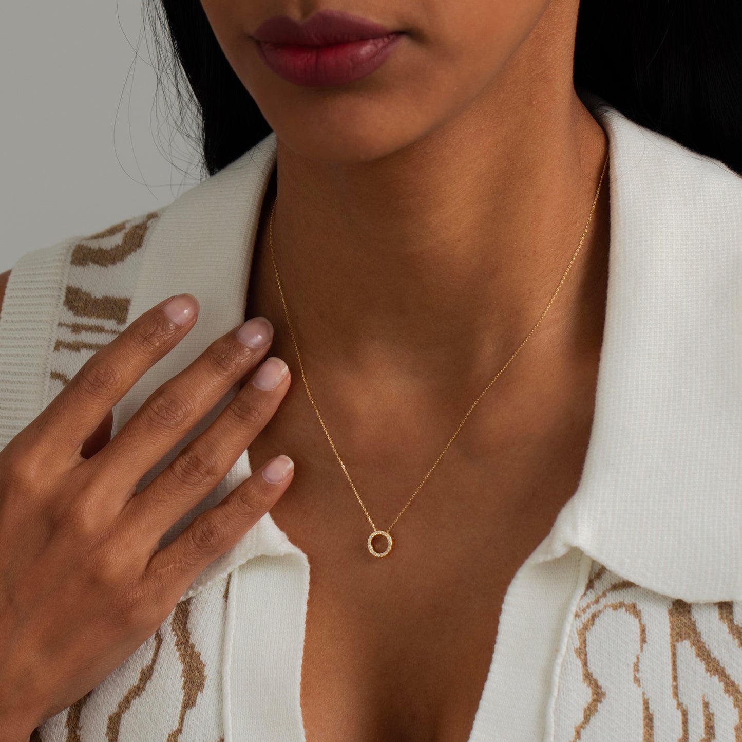 Diamond Round Necklace in 14k Solid Gold