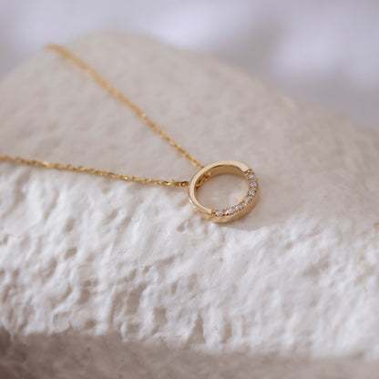 Diamond Round Necklace in 14k Solid Gold